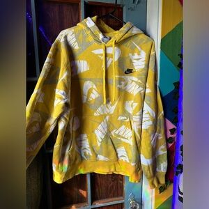 Nike Men’s LARGE Futura Club Print Fleece Hoodie DM6881-709 Pullover Yellow Soft
